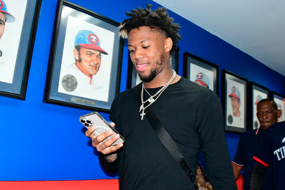 El abusador" Acuña Jr llegó a Tiburones